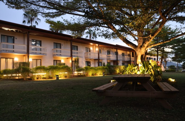 Comilog transforme l'hôtel Buding en oasis de confort et d'emploi local à Moanda
